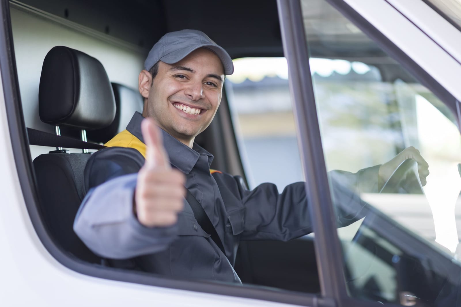 gestoría especializada en transporte - hombre renovación cap