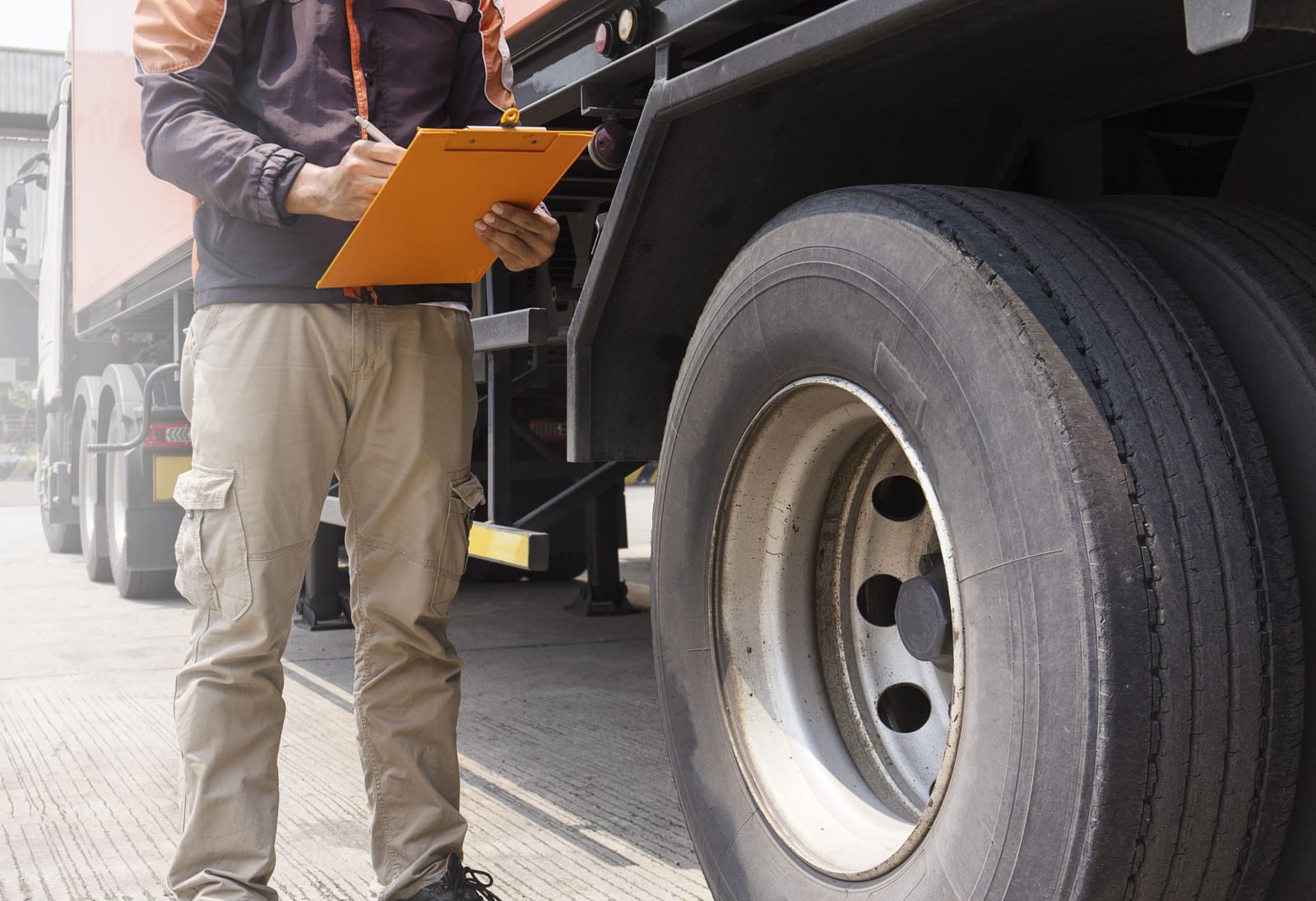 contratar seguro para camion en valencia - revision