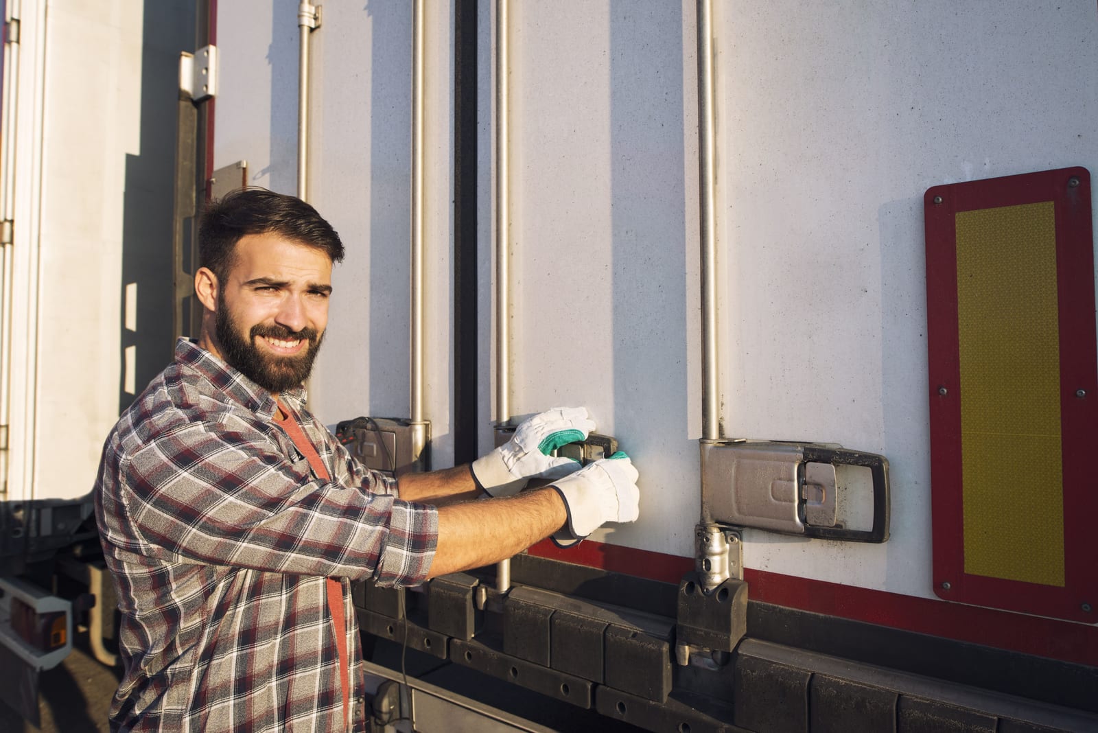 seguro de mercancias en valencia - camionero