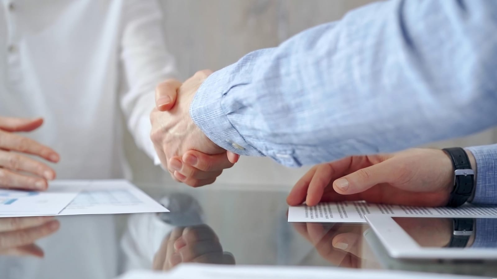 asesoria-laboral-en-Valencia-apreton-de-manos